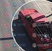 Camioneta roja perseguida por policía de Oaxaca por llevar a una mujer secuestrada.