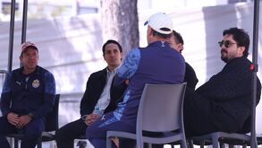 Gabriel Milito en reunión con Amaury Vergara y otros directivos del Rebaño Sagrado.