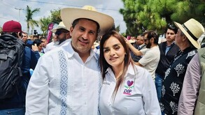Grecia Quiroz acudió a la Fiscalía General del Estado en Morelia para presentar la denuncia por el homicidio de su esposo.