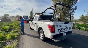 Un auto con siete personas cayó a un canal en Tlajomulco; todos sobrevivieron gracias a su rápida reacción y el auxilio de rescatistas.