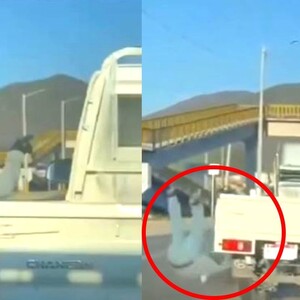 A la izquierda: motociclista apuntando al conductor de una camioneta. A la derecha: motociclista girando sobre el asfalto y camioneta virando a la derecha