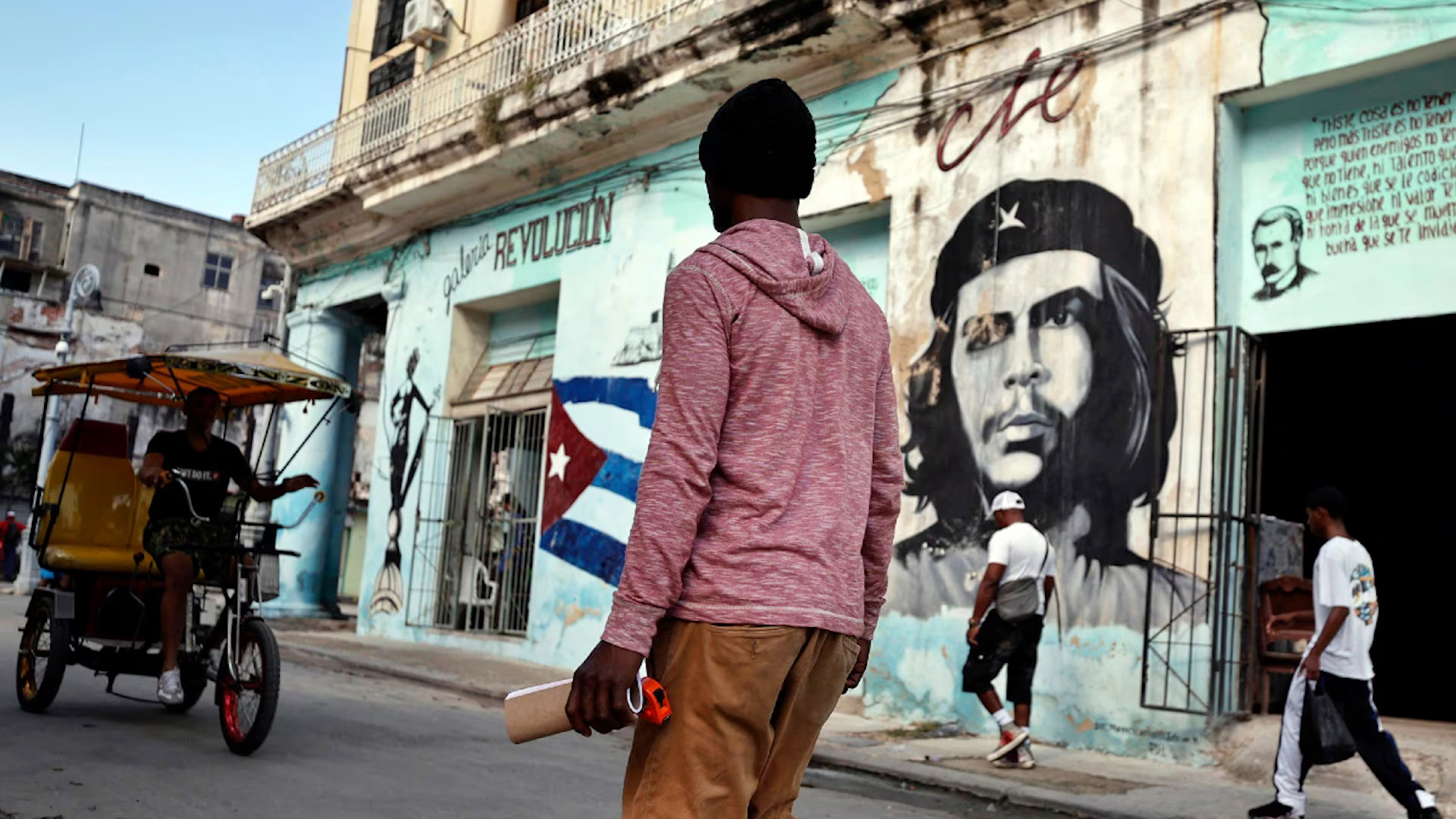 Con la mitad del transporte parado y la basura acumulándose, la presidenta Claudia Sheinbaum confirma que México mantendrá el apoyo pese a la tensión con EU.