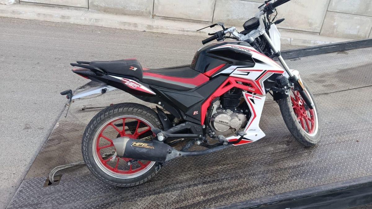 La motocicleta en la que iba el joven que mató a Daniela