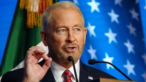 Fotografía de Ronald Johnson, embajador de Estados Unidos en México.