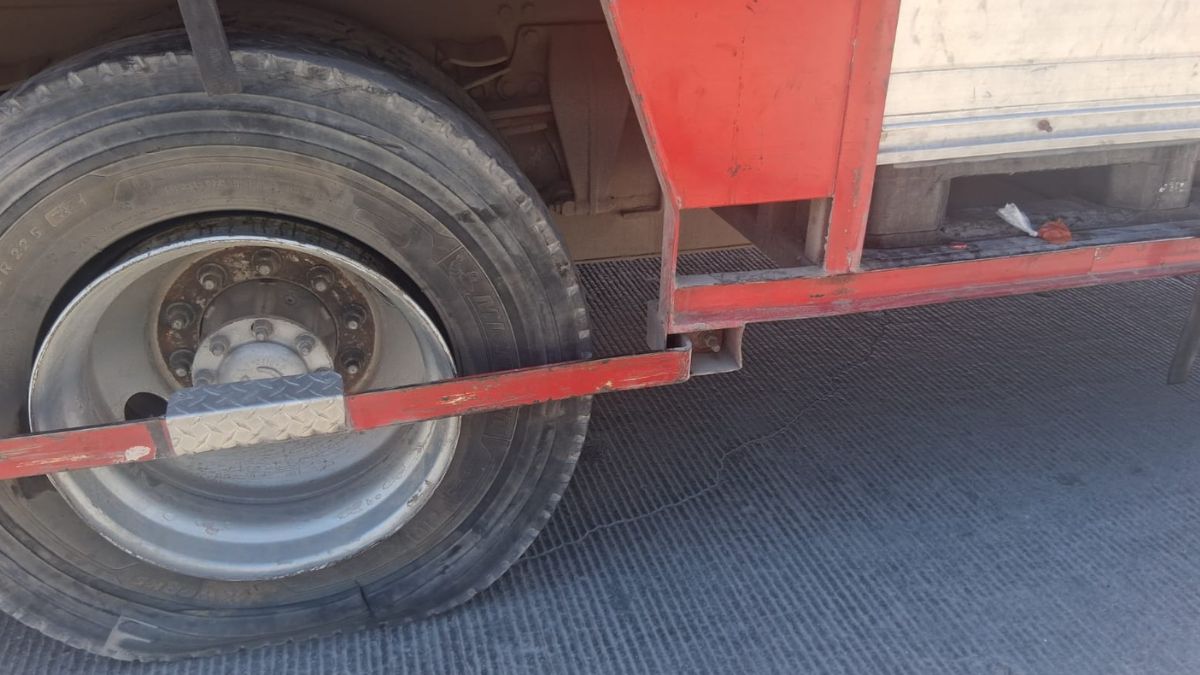 Foto del tractocamión.