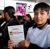 Más de 421 mil estudiantes de educación básica reciben actualmente apoyo económico bimestral en la entidad.