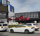 Movilización por cateo en Casino Red en Monterrey