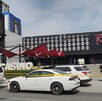 Movilización por cateo en Casino Red en Monterrey