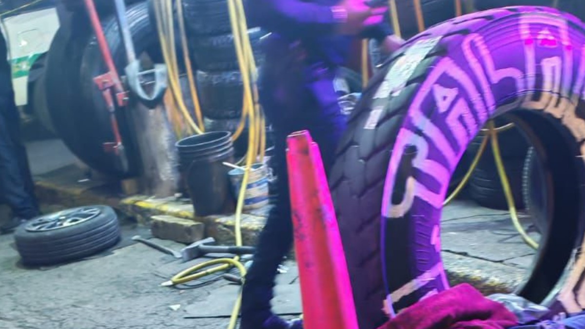 Personas baleadas en vulcanizadora de la colonia La Quebrada, en Cuautitlán Izcalli.