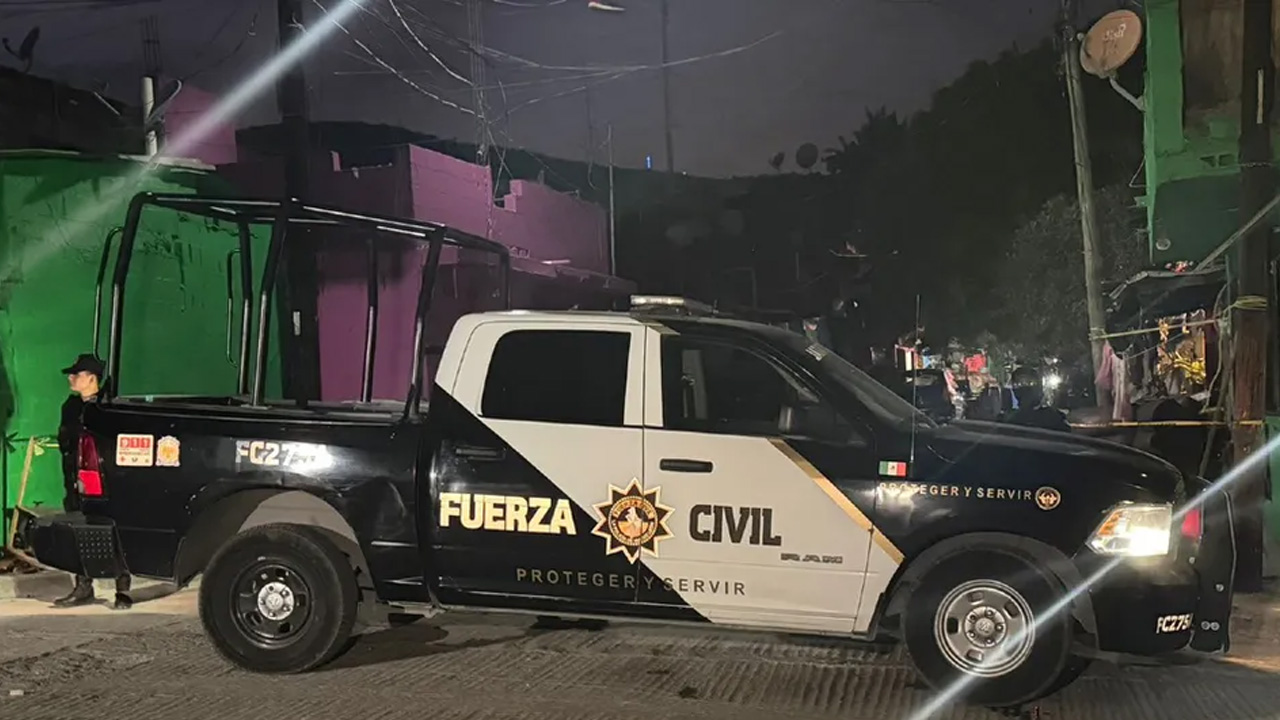 Una mujer murió tras ser atacada a balazos en la colonia Independencia, en Monterrey.