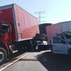 Un fuerte accidente vial provocó el cierre total de la autopista León–Aguascalientes durante la mañana de este jueves, a la altura de la Central de Abastos.