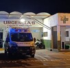 Dos ambulancias de la Cruz Verde estacionadas al exterior del área de urgencias del Centro de Salud Marcos Montero en Tlaquepaque