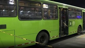 El adulto mayor murió tras caer de RTP al querer bajar de la unidad en las inmediaciones del Metro Xola.