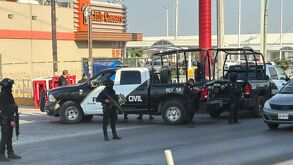 Operativo policiaco tras asesinato de hombre en ecovía de Monterrey