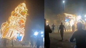 A la izquierda: carro alegórico con luces amarillas y una figura de buda cayendo sobre un lado. A la derecha: el carro alegórico caído con personas alrededor