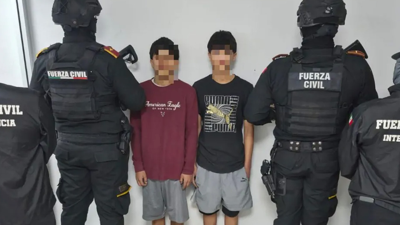 Agentes ministeriales y Fuerza Civil detuvieron a dos menores de 15 y 17 años, presuntamente responsables del asesinato de una mujer en Monterrey.