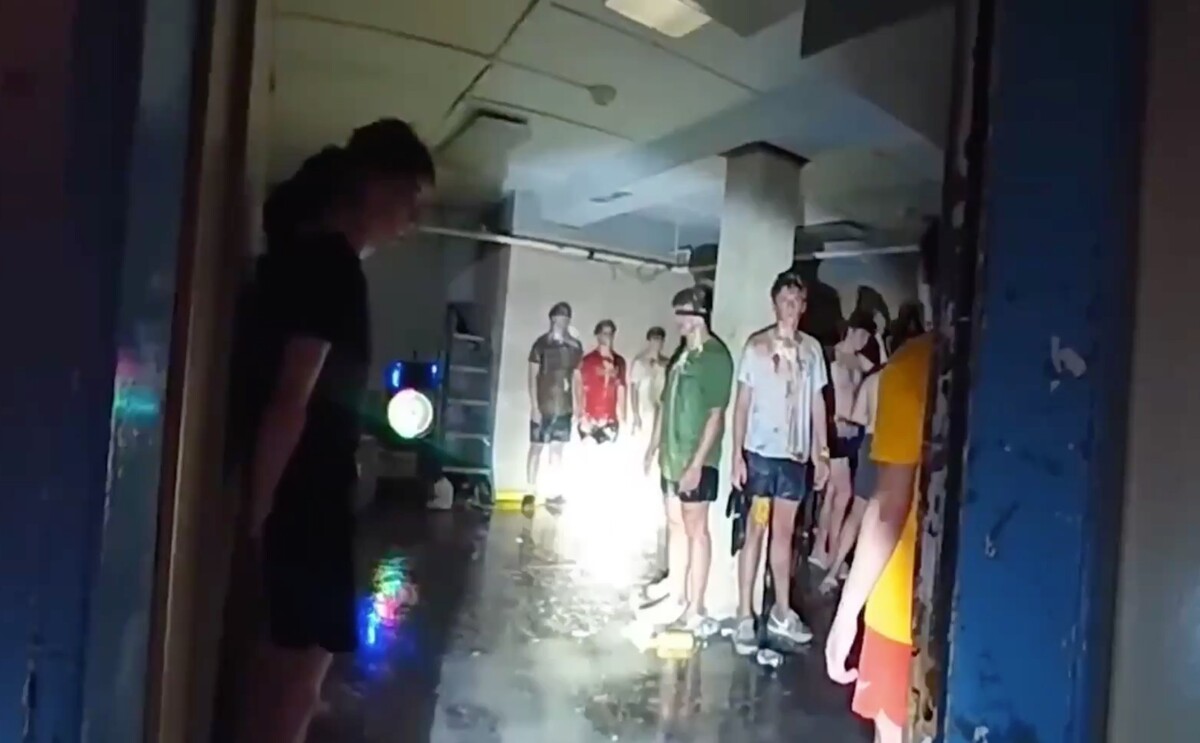 Una posible amenaza de incendio terminó por destapar un perturbador ritual de iniciación en el corazón de la Universidad de Iowa.