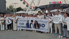 familiares de las víctimas de la balacera en sala de despecho puebla en una manifestación pacífica en la estrella de puebla
