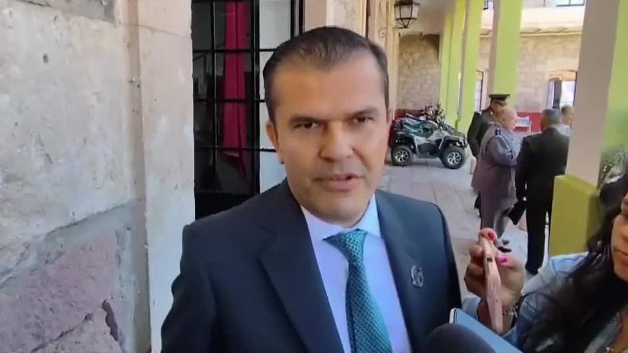 La familia de Carlos Manzo insistió en que la fiscalía debe investigar la línea política del crimen y los posibles vínculos entre actores políticos.