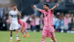 Lionel Messi festejando el título del Inter de Miami en la MLS en 2025 ante Vancouver Whitecaps.