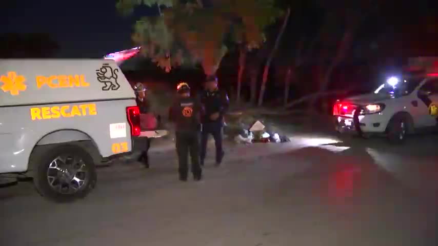 Autoridades investigan la muerte de un hombre que presuntamente cayó o se arrojó al Río Santa Catarina, a la altura del puente El Sabinal, en Juárez.