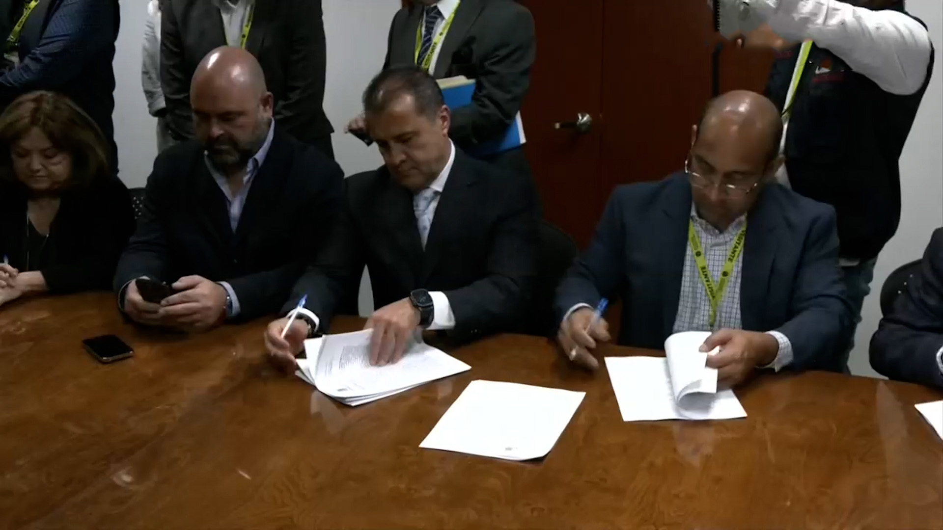 Tras semanas de tensión, la CIRT y el SITATYR firman acuerdo: 3.5% de aumento salarial y 1% en prestaciones.