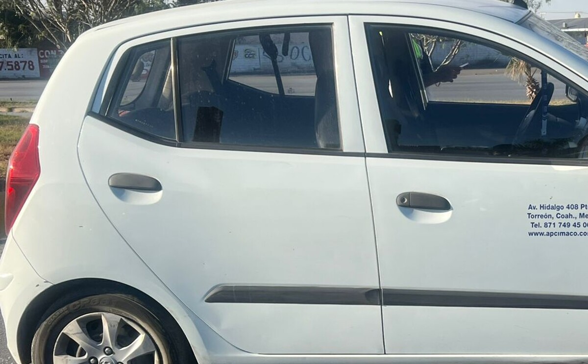 Automóvil que atropelló a un hombre y que perdió la vida en Lerdo.