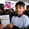 Más de 421 mil estudiantes de educación básica reciben actualmente apoyo económico bimestral en la entidad.
