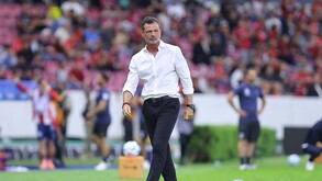 Diego Cocca dirigiendo al Atlas en el partido ante San Luis en el Clausura 2026.