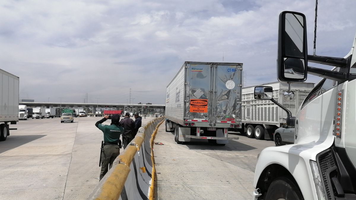 Plazas de cobro CAPUFE cierran por la violencia en México.