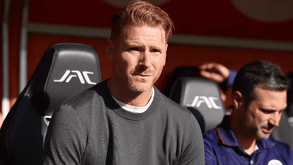 Abascal cita a Platón y a Nietzsche para justificar derrota