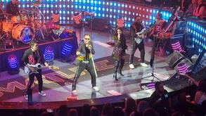 Matute cantando en Domo Care