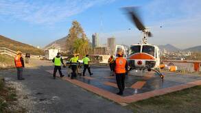 Elementos de Protección Civil de Nuevo León en el Cerro de las Mitras.