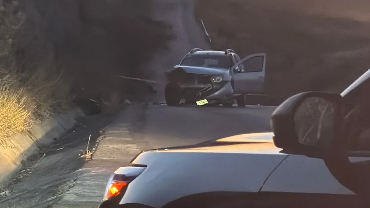 Un joven de 18 años murió tras un accidente vial en la lateral de la carretera a Saltillo, en Santa Catarina.