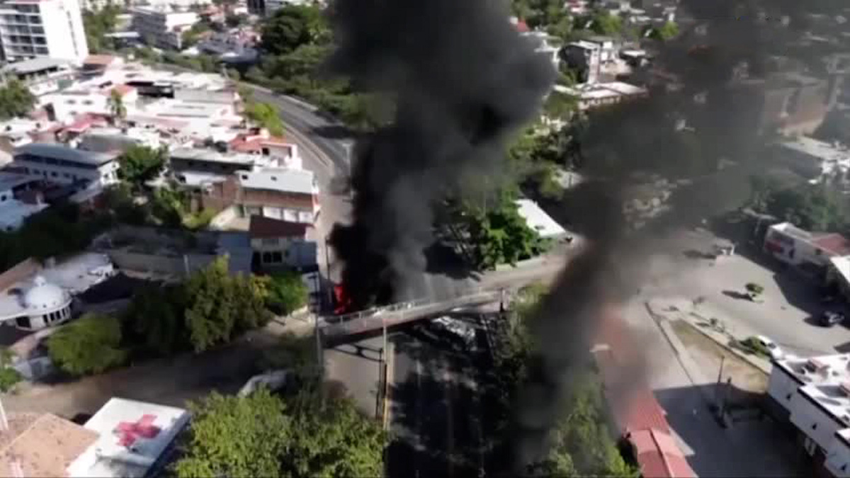Nuevos bloqueos en El Arenal y Tequila e intentos de prender fuego a comercios por parte del crimen organizado en Zapopan y Guadalajara.