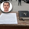 Artículos religiosos encontrados entre las pertenencias del líder criminal.
