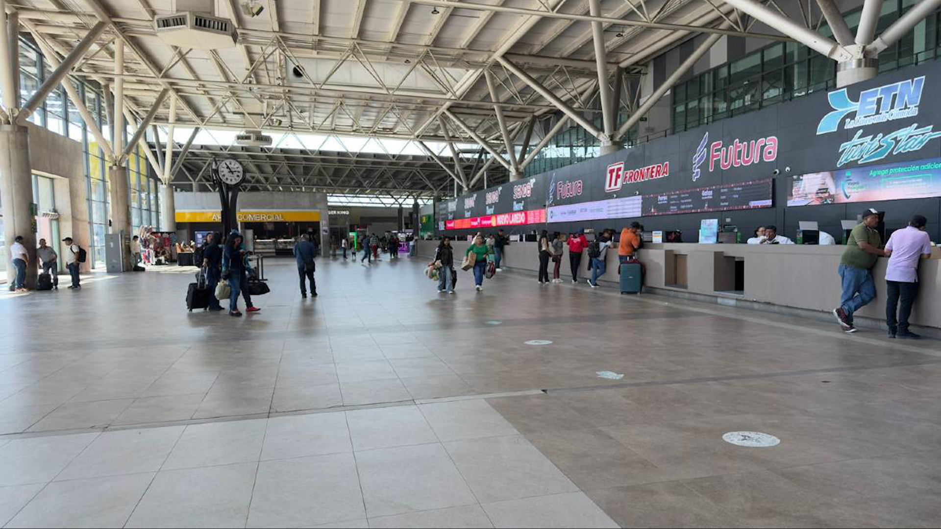 Por segundo día consecutivo, una mujer perdió la vida por causas naturales en el interior de la terminal.