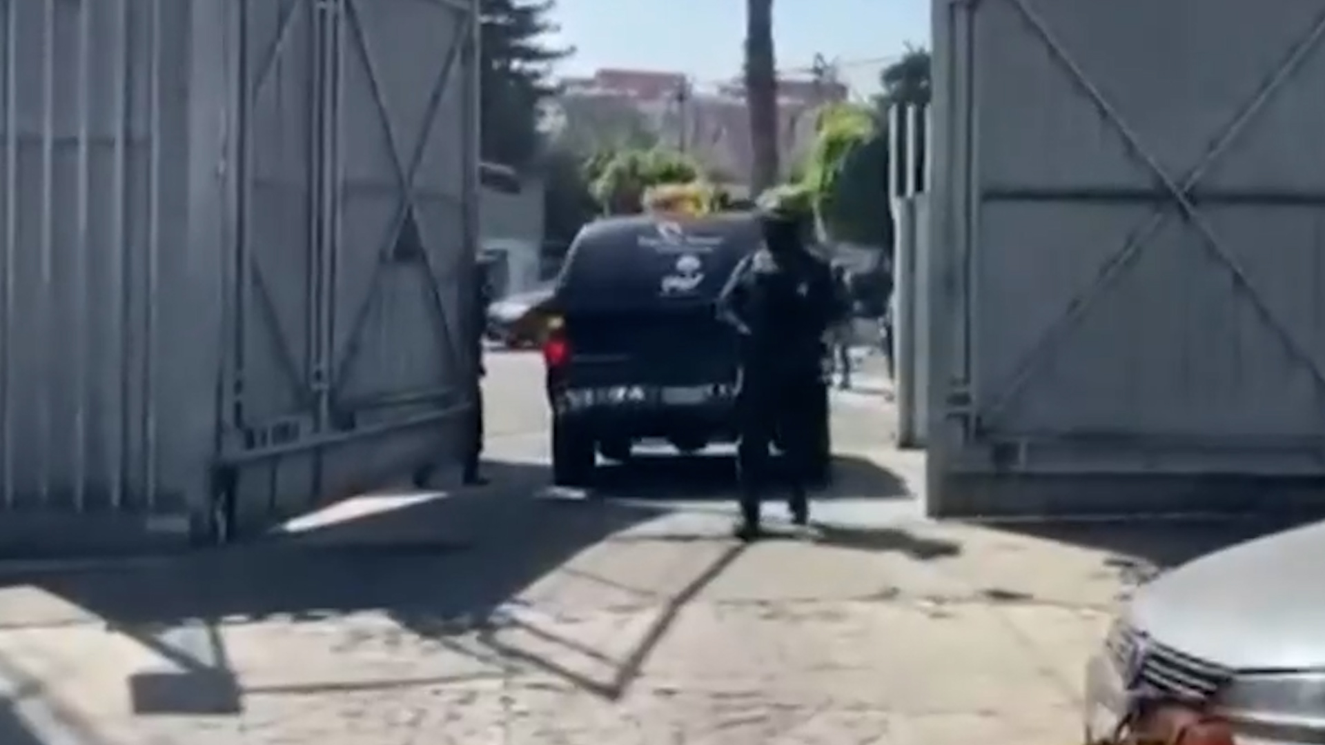 Con presencia inédita del Ejército, se especula un traslado aéreo hacia Jalisco tras confirmarse la prueba genética.