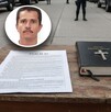 Artículos religiosos encontrados entre las pertenencias del líder criminal.