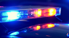 Sirena de policía en color rojo, azul y blanco