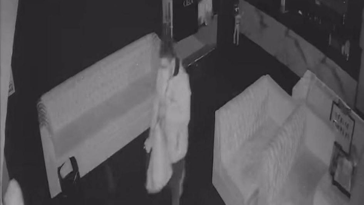 Video del robo a bar del futbolista Javier Eduardo 'La Chofis' en la ciudad de Pachuca, Hidalgo