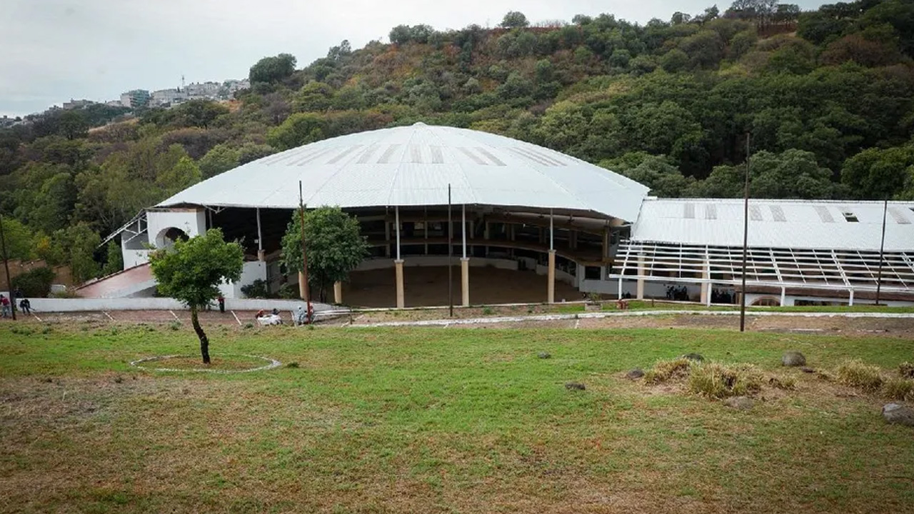Los cuerpos de dos hombres de alrededor de 25 años fueron localizados en la colonia Paseos del Bosque, en Naucalpan.