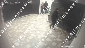 Repartidores falsos asaltan una casa en Bosques de Aragón; pequeño se escondió en un closet al verlos.