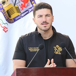 Gobernador de Nuevo León en lanzamiento de programa se seguridad en Carretera Nacional.