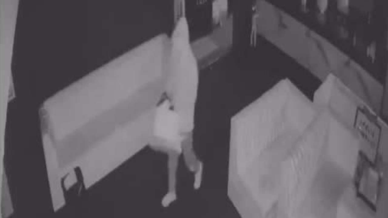 El futbolista reportó en sus redes sociales ser víctima de robo en uno de sus negocios en Pachuca.