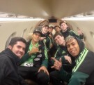 Jugadores de Chivas en el avión privado enviado por Amaury Vergara.
