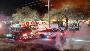 Este miércoles, un incendio en un yonke de Purísima del Rincón consumió decenas de vehículos, generó explosiones y obligó a evacuar 19 viviendas.