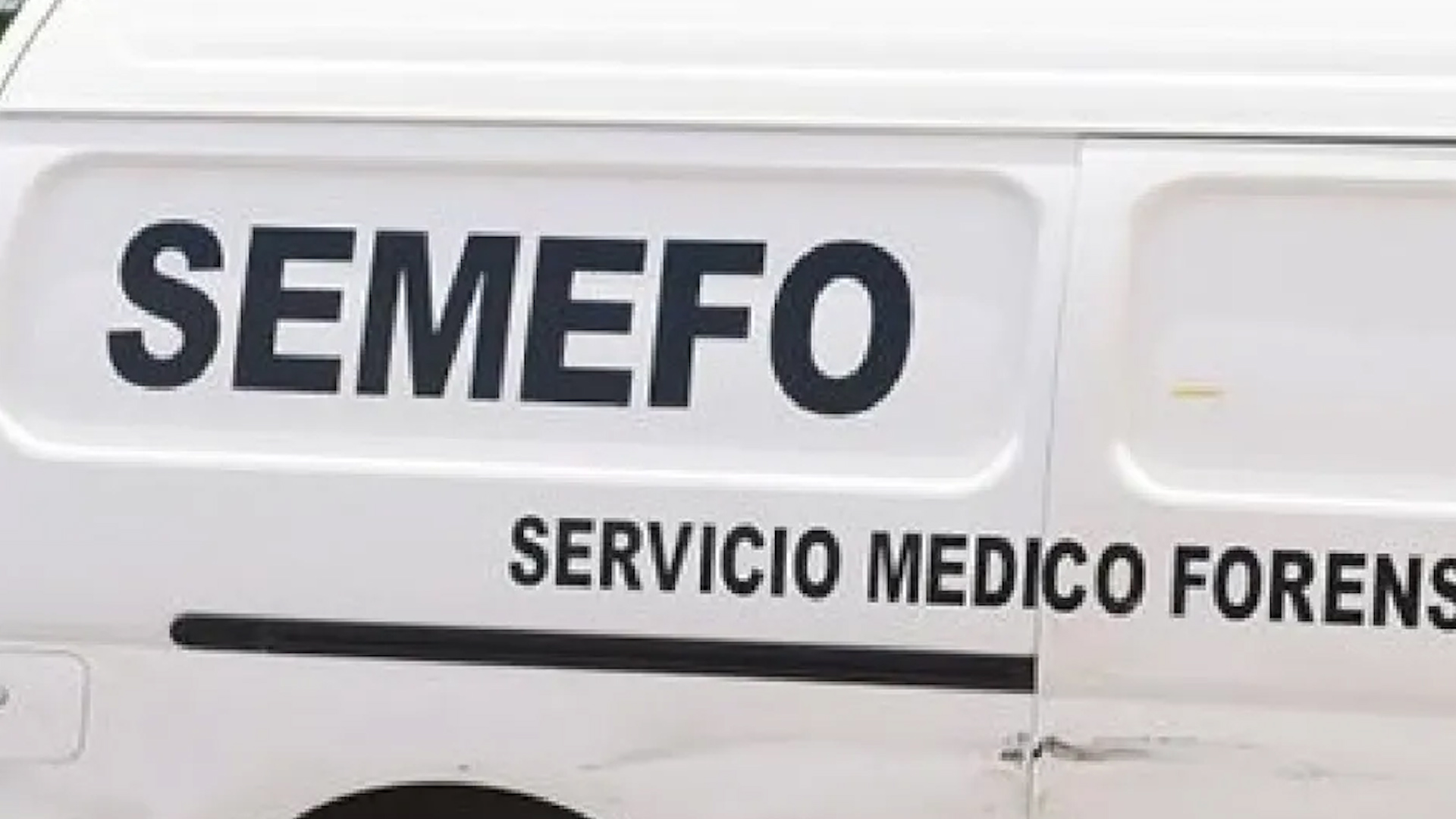 Se presume que un hombre de entre 40 y 50 años de edad cayó al vacío de una edificio en la alcaldía Cuauhtémoc.