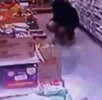 Captan a mujer haciendo del baño dentro de una tienda 3B en la colonia Río Blanco, Gustavo A. Madero.