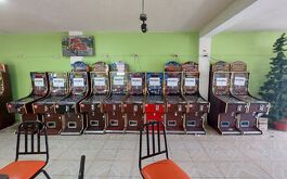 Las autoridades aseguraron máquinas tragamonedas